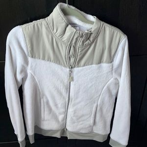 White jacket fleece